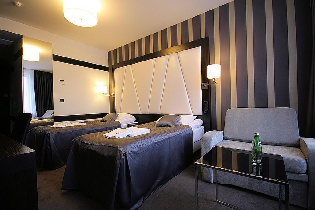 Hotel Grafit Kostomloty Pierwsze Værelse billede